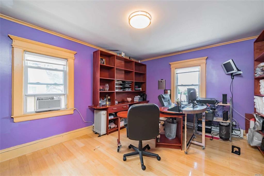 45-23 244th St Douglaston Douglaston NY 11362