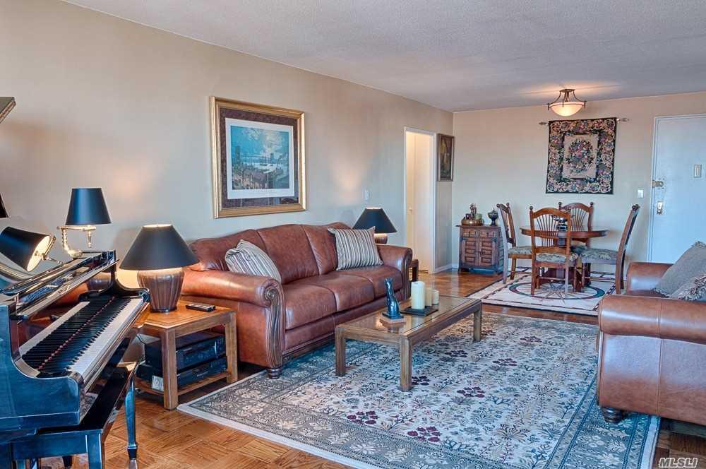 70-31 108 St Forest Hills Forest Hills NY 11375
