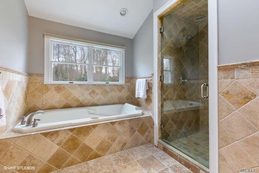 28 Sherwood Gate Oyster Bay Oyster Bay NY 11771
