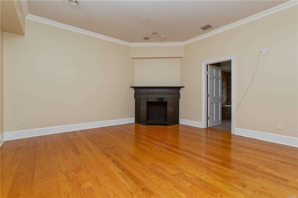 12 Pinetree Ln Old Westbury Old Westbury NY 11568