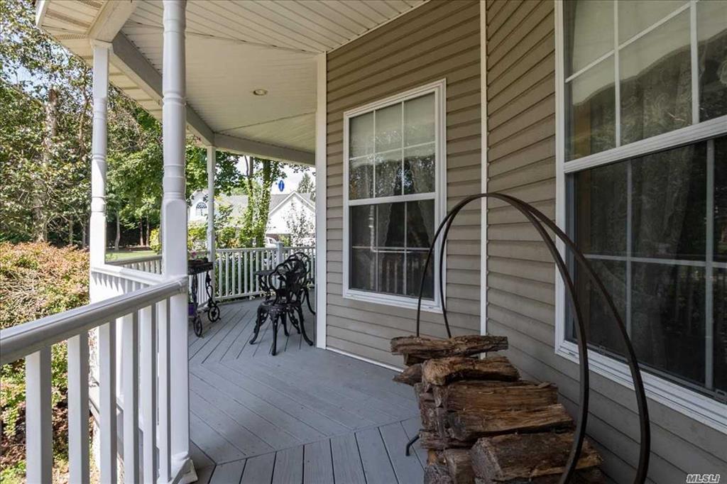 39 Old Neck Ct Manorville Manorville NY 11949
