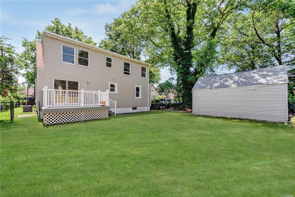 65 Dobson Ave Merrick Merrick NY 11566