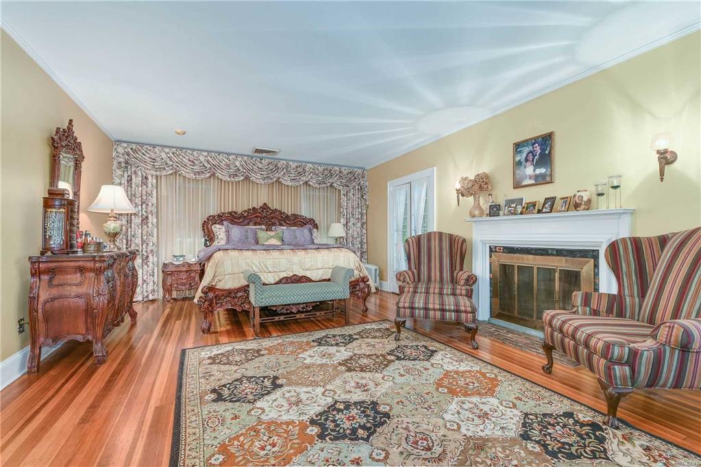 5 Kohlsaat Ct Smithtown Smithtown NY 11787