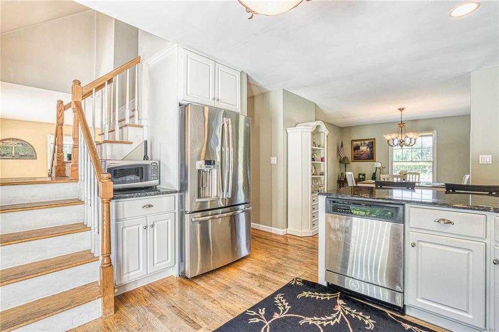 98 Clancy Rd Manorville Manorville NY 11949
