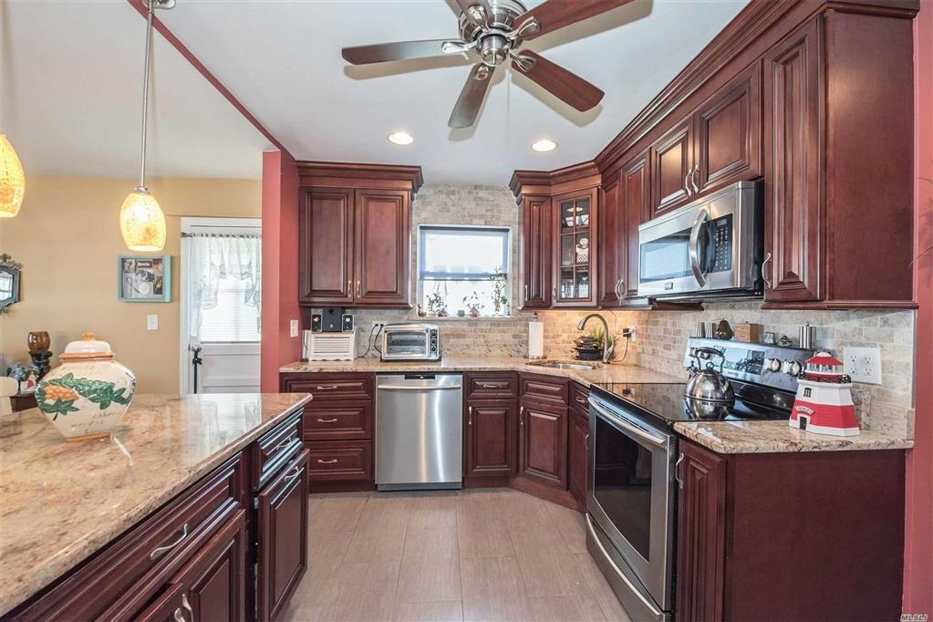 1 Berkeley Pl Massapequa Massapequa NY 11758
