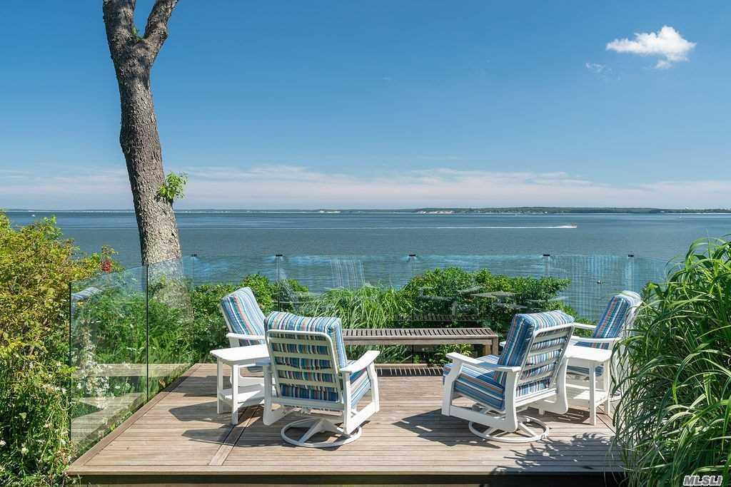 1423 Peconic Bay Blvd Riverhead Riverhead NY 11901