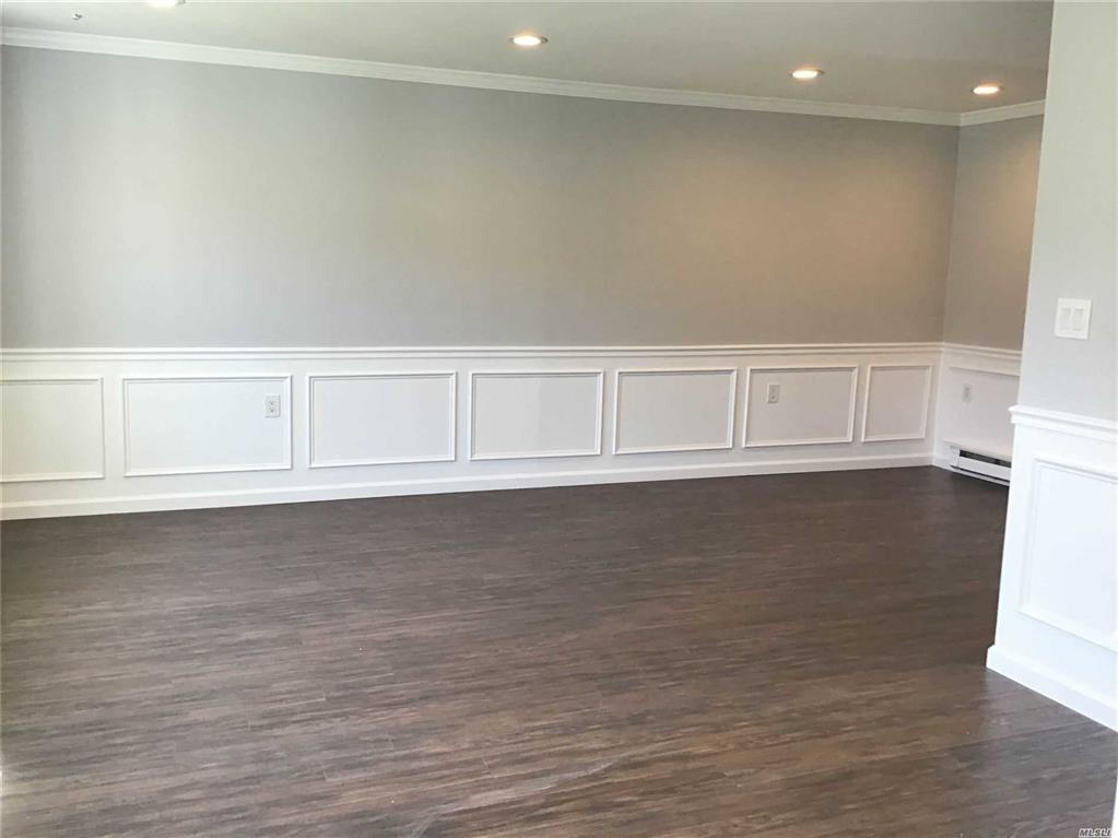 427 B Aylesbury Ct Ridge Ridge NY 11961