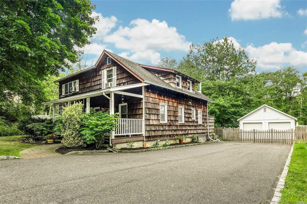 76 Magnolia Dr Kings Park Kings Park NY 11754