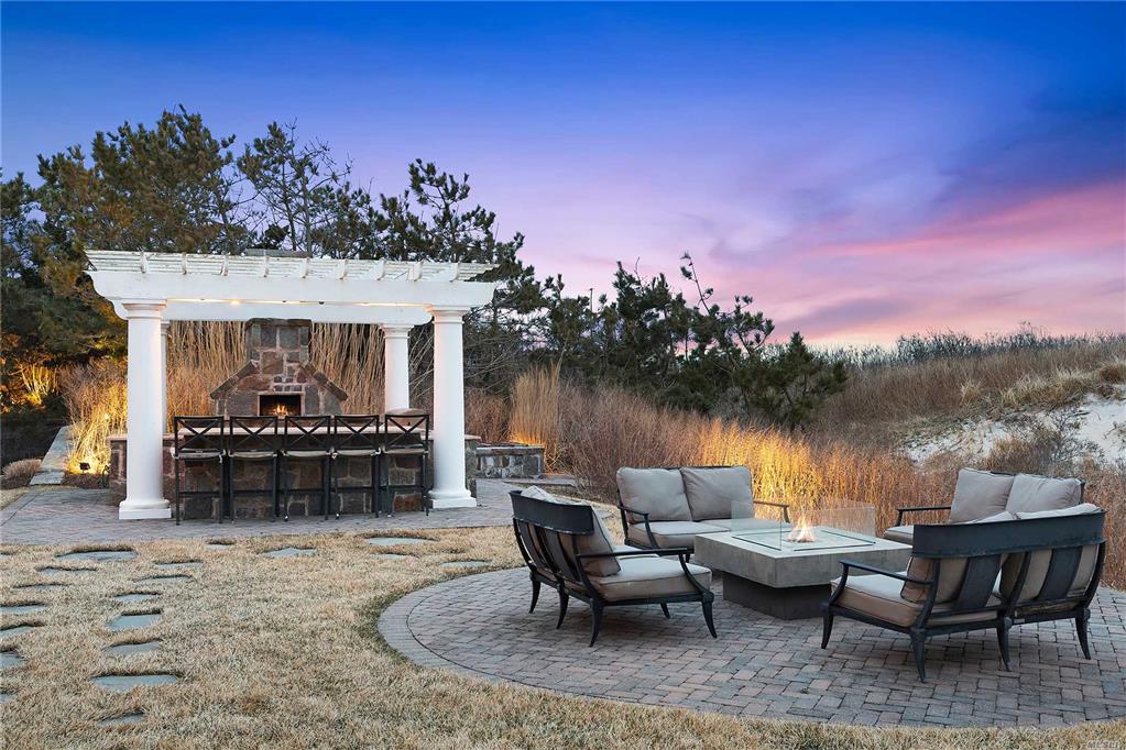 59 Dune Rd East Quogue E. Quogue NY 11942