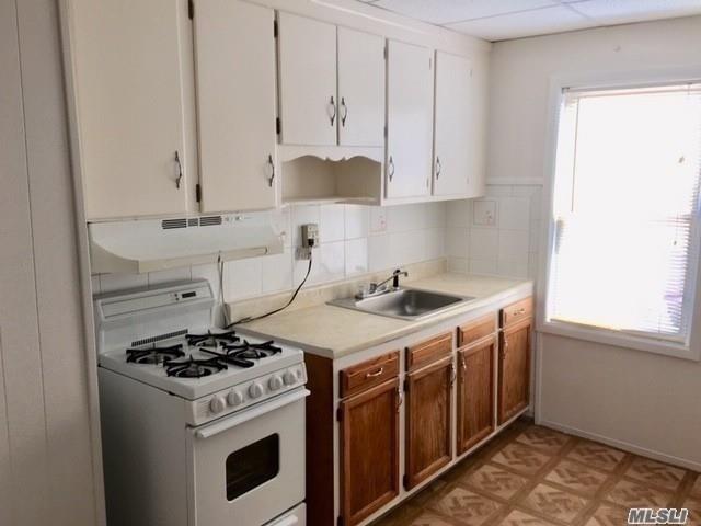 105-49 89th St Ozone Park Ozone Park NY 11416