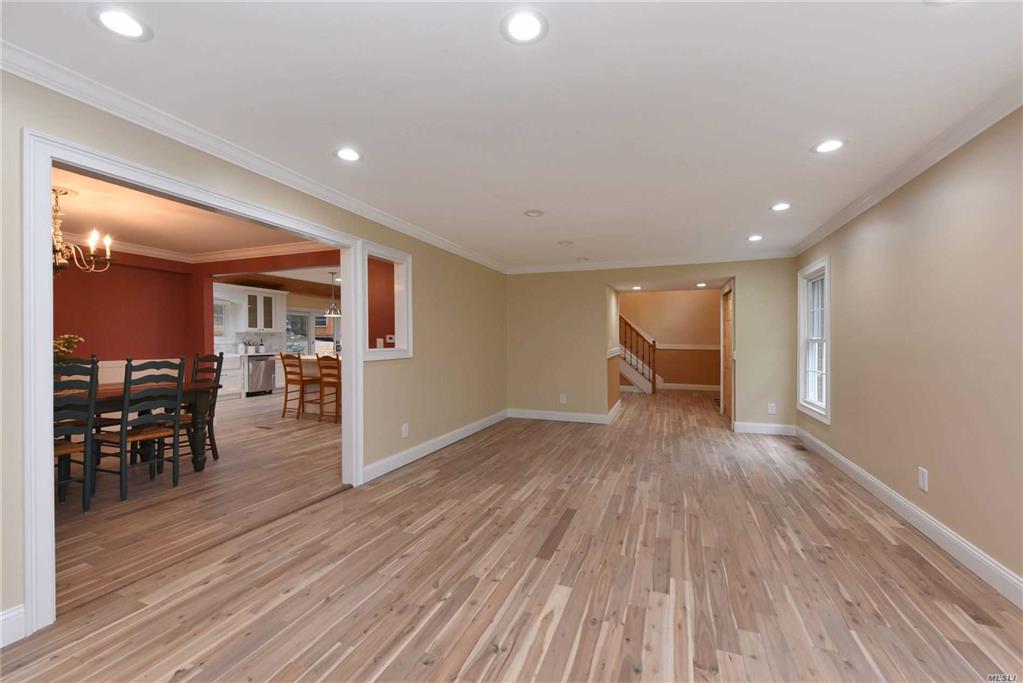 58 Woodmont Rd Melville Melville NY 11747