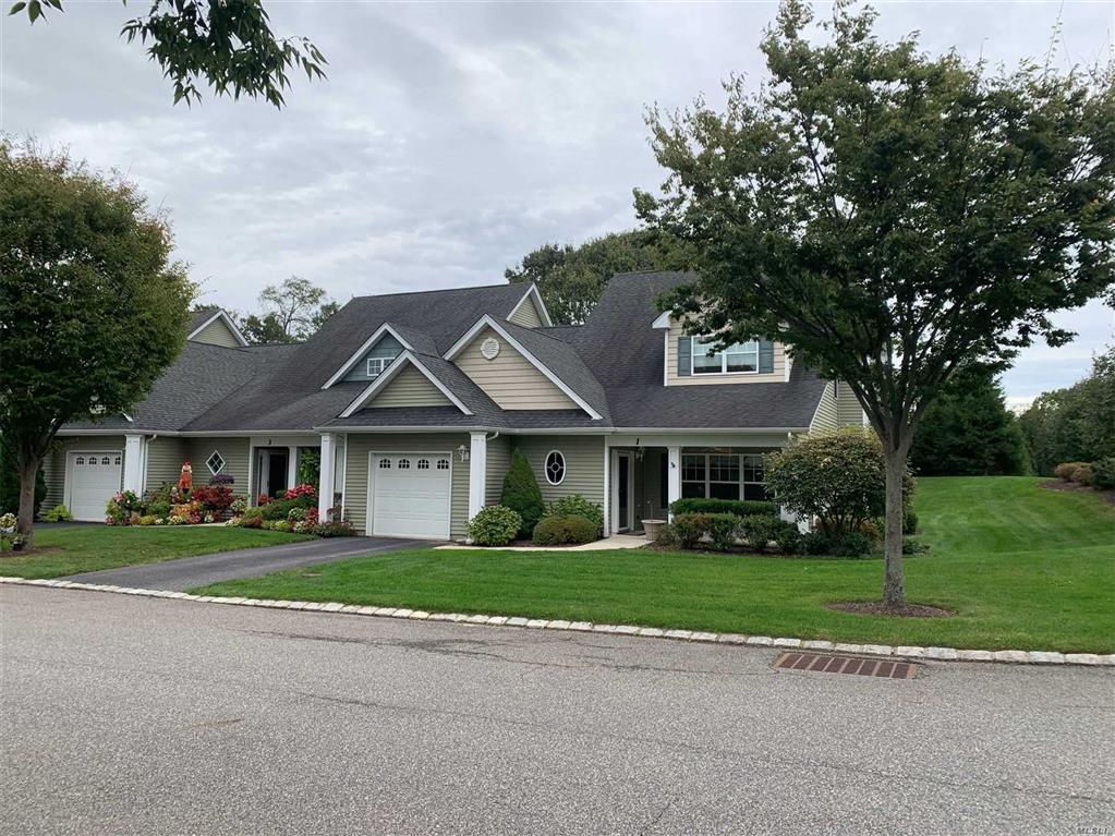 1 Newcastle Ct Riverhead Riverhead NY 11901