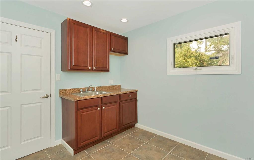 760 Wellwood Ave Lindenhurst Lindenhurst NY 11757