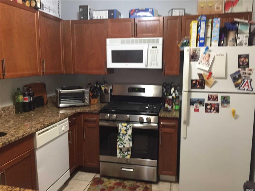 130 Post Ave Westbury Westbury NY 11590