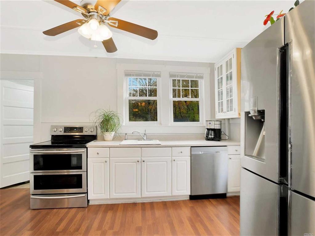 36 South Phillips Ave Remsenburg Remsenburg NY 11960