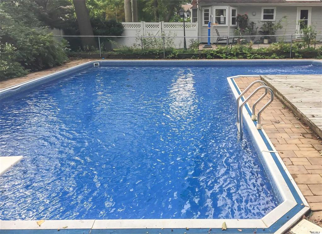 7 Lt John A Olsen Ln St. James St. James NY 11780