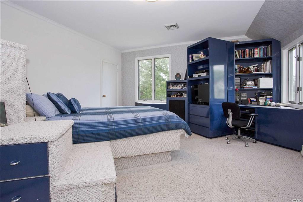 1335 Paine Rd Hewlett Bay Park Hewlett Bay Park NY 11557