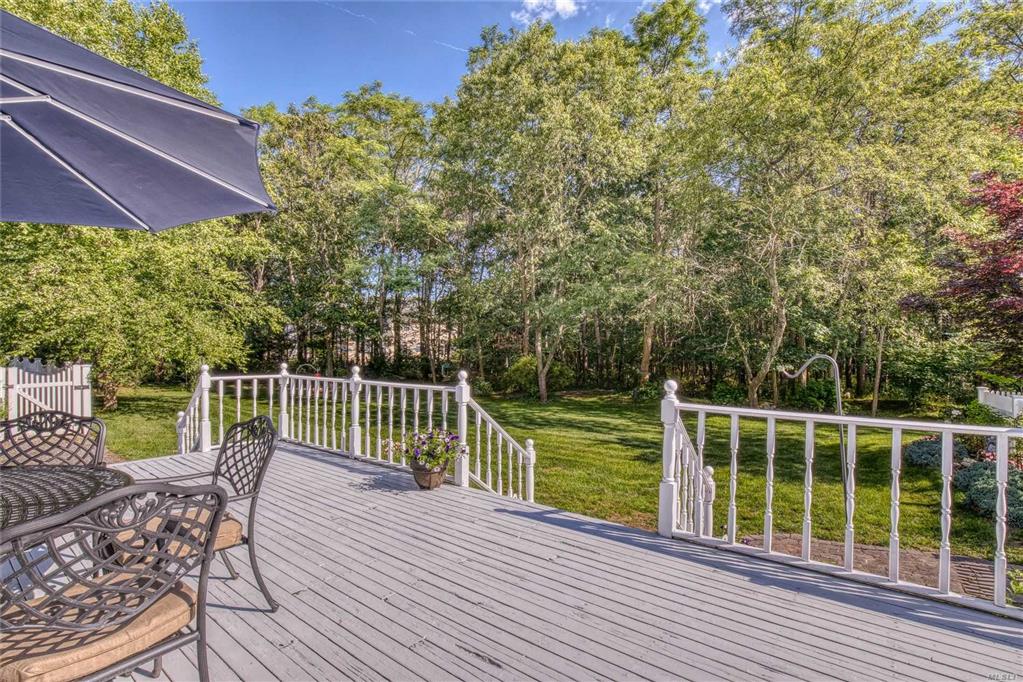 98 Clancy Rd Manorville Manorville NY 11949