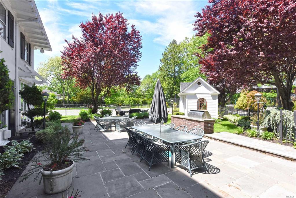 91 Cedar Ave Hewlett Bay Park Hewlett Bay Park NY 11557