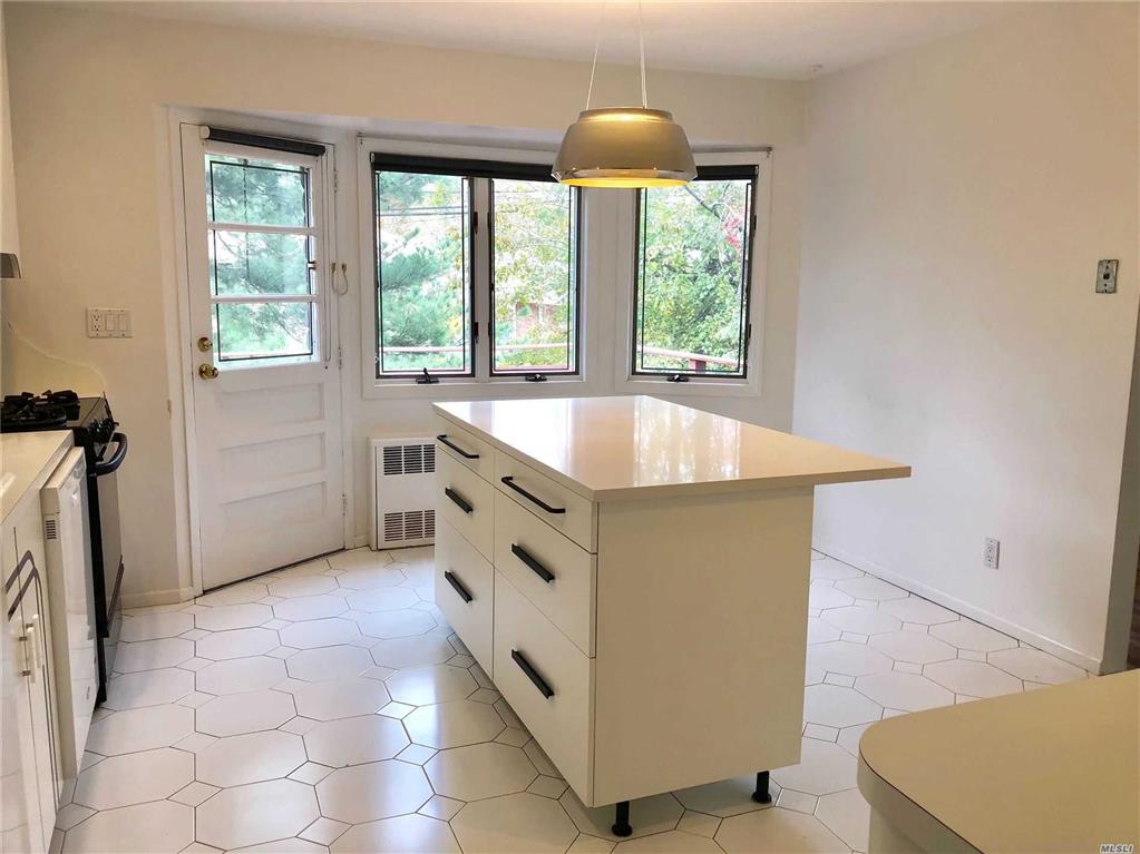 597 Michelle Pl N. Woodmere N. Woodmere NY 11581