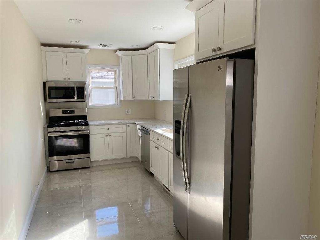 65 Dobson Ave Merrick Merrick NY 11566