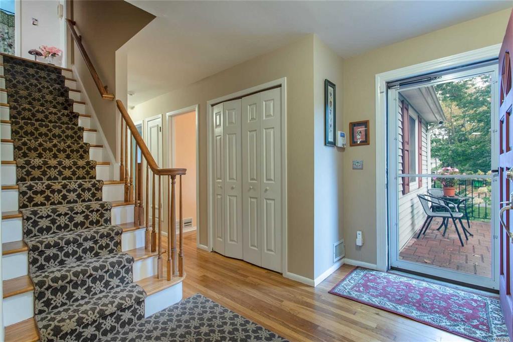 60 Gildare Dr E. Northport E. Northport NY 11731