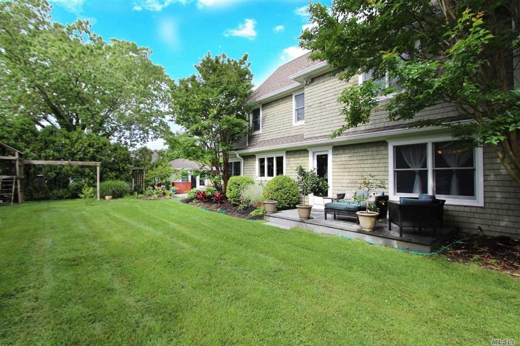 33 Rogers Ln Remsenburg Remsenburg NY 11960