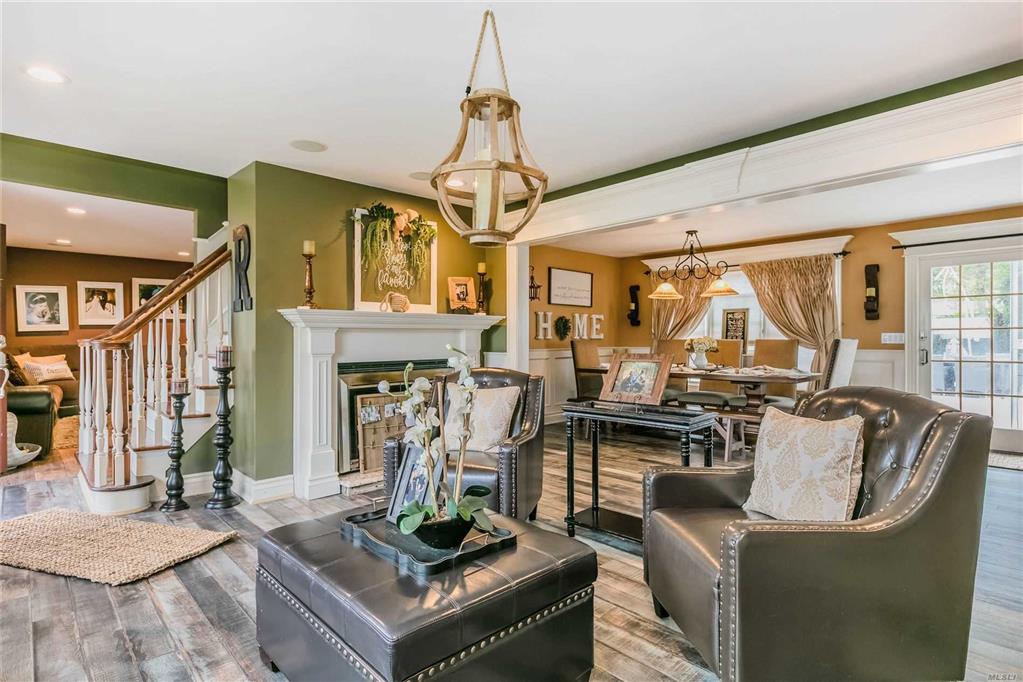 392 West Dr Copiague Copiague NY 11726