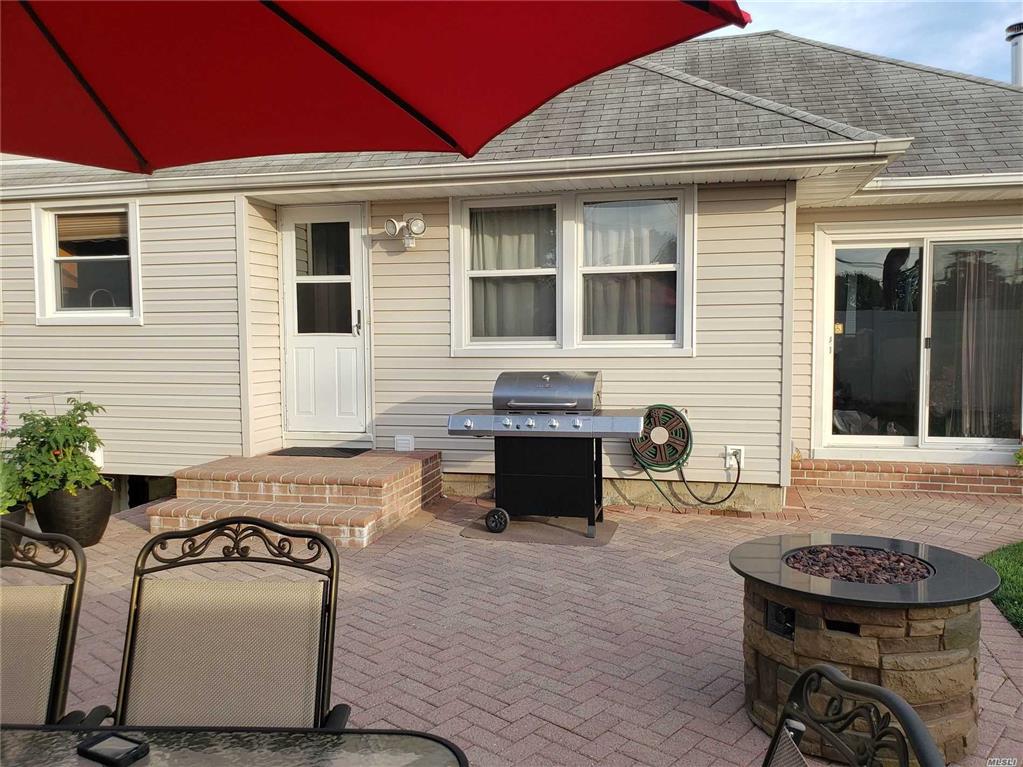 147 Concord St Westbury Westbury NY 11590