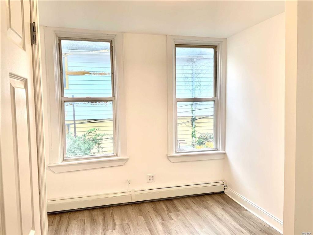 69-12 Roosevelt Ave Woodside Woodside NY 11377